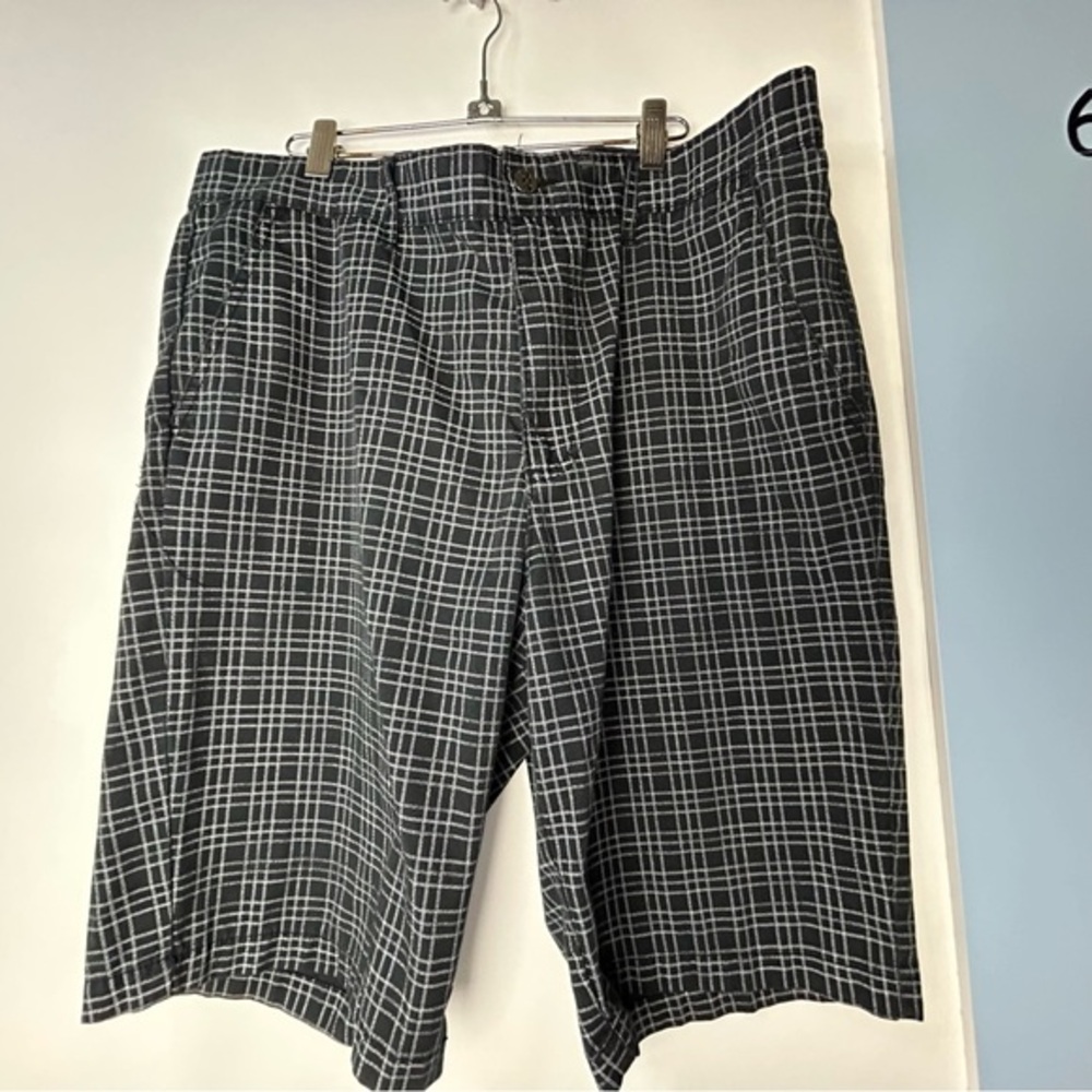 Vurt Men's size 38W Black White  Plaid‎ Bermuda Shorts